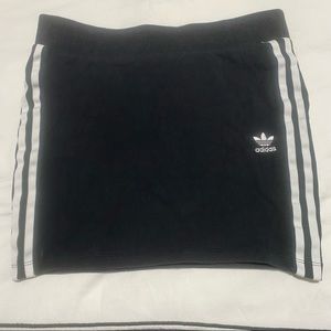 Adidas Mini Skirt Women’s Small